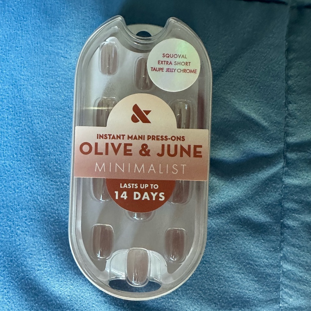 Olive & June Press On Nails Bundle - Picture 4 of 6